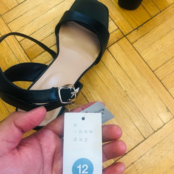 A New Day Women’s shoe size 12 - Picture 2 of 5